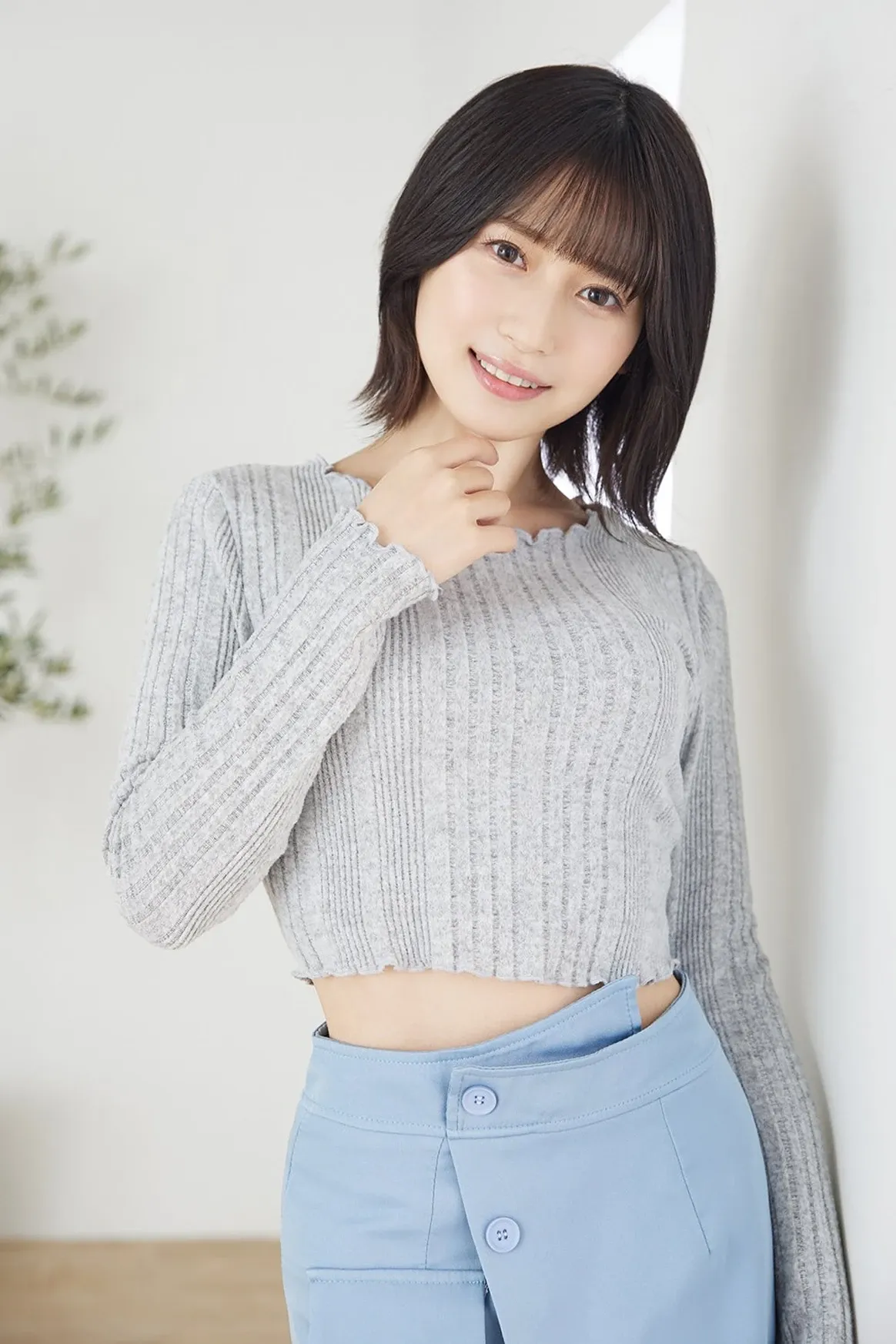 優梨まいな